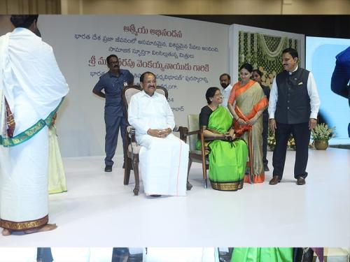 Shri YS Chowdary at Medeciti CME Programme