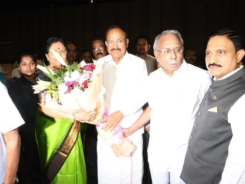 Shri YS Chowdary at Medeciti CME Programme